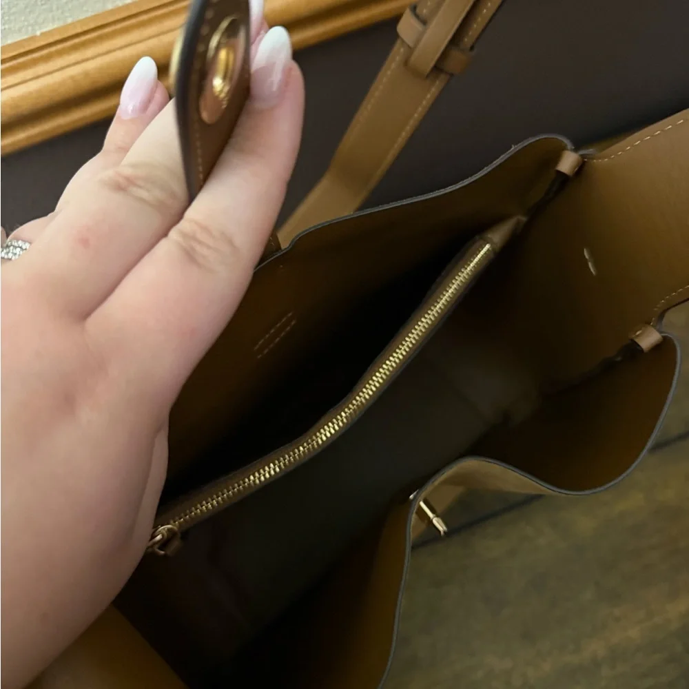 ✨ Coach Hadley Convertible Crossbody Bag in Suede ✨
